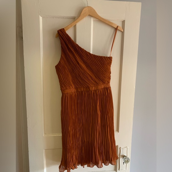 Club Monaco One Shoulder Pleated Cocktail Bourbon Frida Dress - size 8 - Picture 2 of 3
